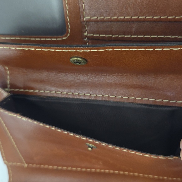 Patricia Nash Terresa Tan Leather Wallet - Picture 5 of 16